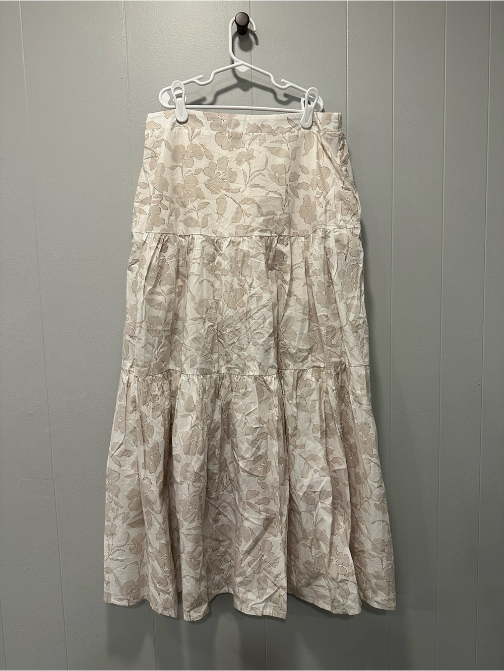 Women’s 100% cotton Cream and floral skirt - Picture 2 of 6